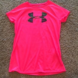 Girls under armour tee
